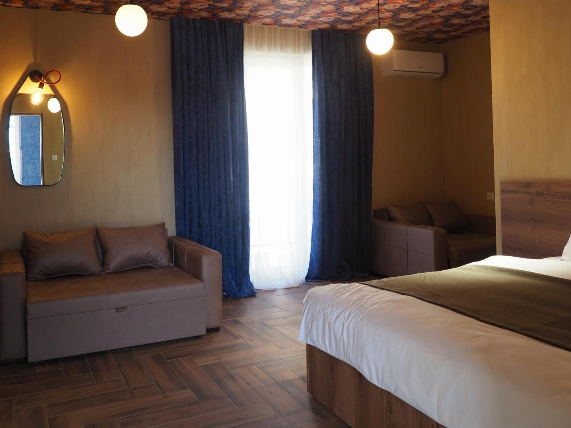 Hotel Hills In Old Tbilisi Exterior photo